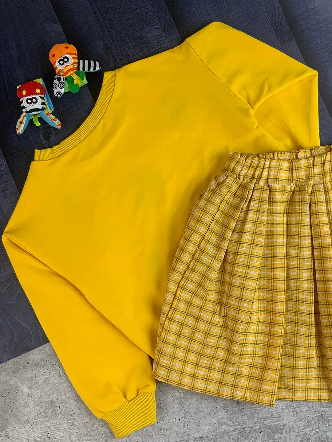 Little Surprise Box 2pcs Yellow Pineapple Sweatshirt, Skirt Winterwear set for Girls -2-3Y